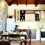 Atha-tina:traditional Stone Homes Feriehus *
