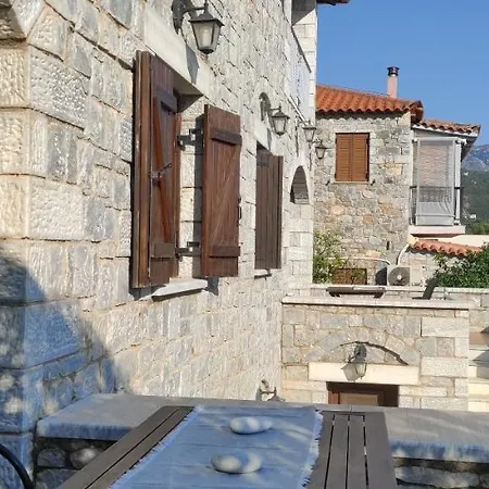 Atha-tina:traditional Stone Homes בית נופש