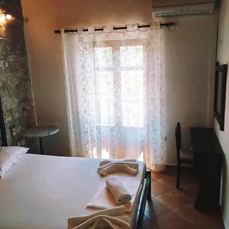 Atha-tina:traditional Stone Homes Ajos Nikolaos