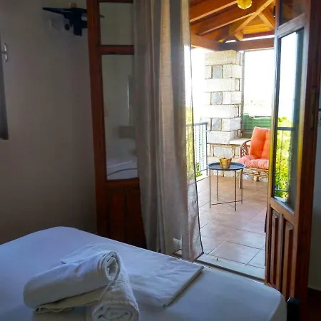 בית נופש Atha-tina:traditional Stone Homes *