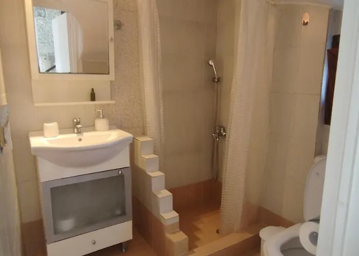 Atha-tina:traditional Stone Homes