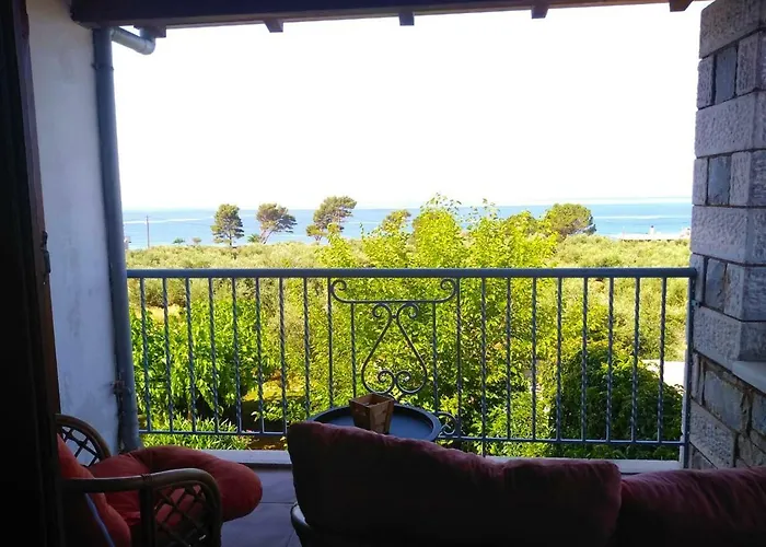 Atha-tina:traditional Stone Homes Agios Nikolaos (Mani)